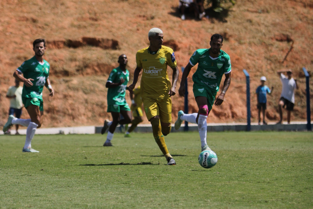 Na última temporada, o Independente, de Carmópolis de Minas, venceu o E.C. Cristalino, de Pompéu, na final