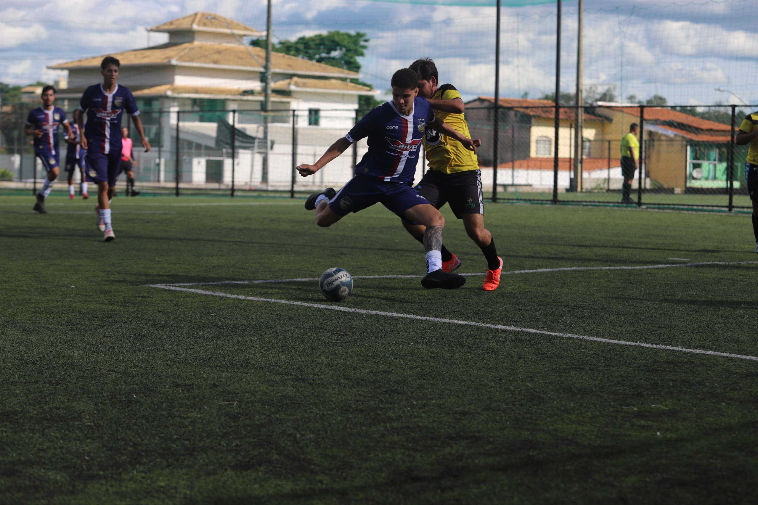 Outras cinco partidas fecham a rodada deste sábado