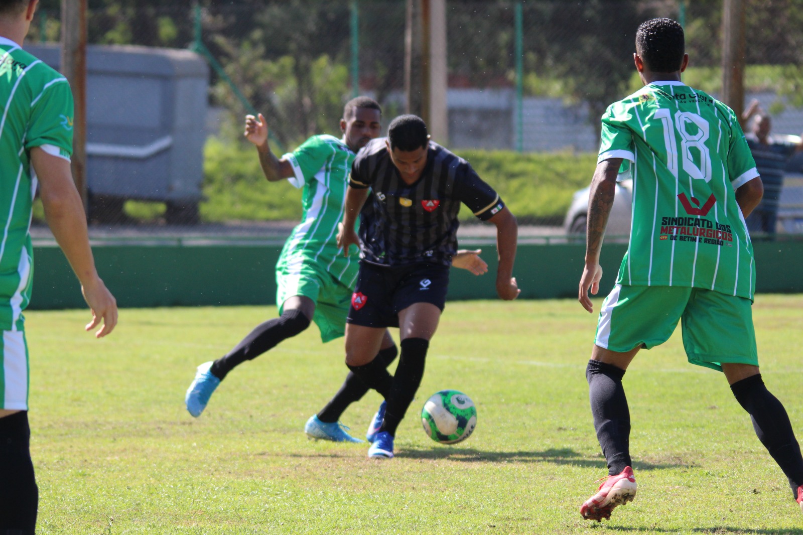 Equipe do Grêmio E. 1° de Maio ainda não venceu na competição