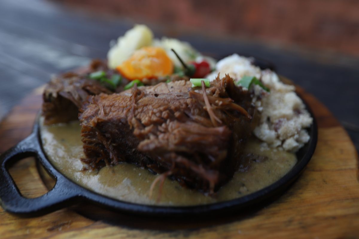 Chamado brisket angus é conhecido pelo marmoreio mais intenso, que garante sabor e maciez diferenciados