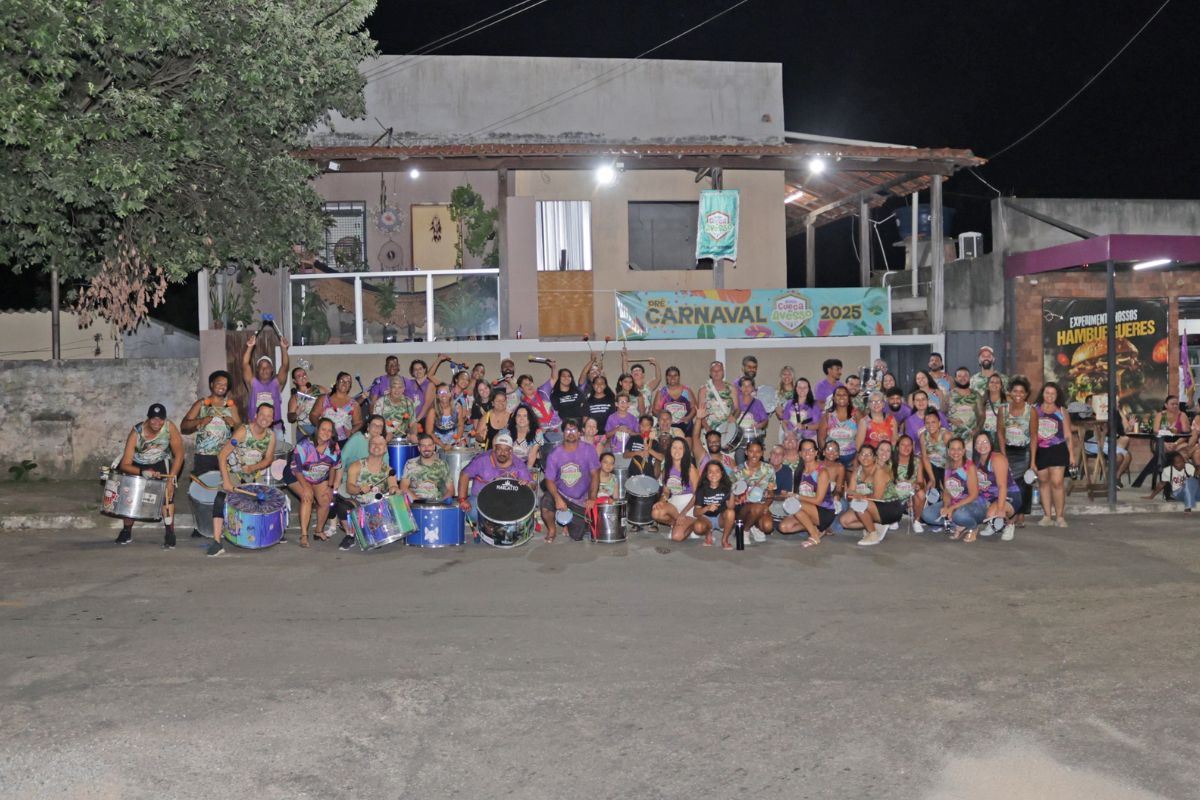 Criado por um grupo de amigos com forte ligação com a história local, o bloco surgiu com a proposta de resgatar e valorizar a memória cultural da região