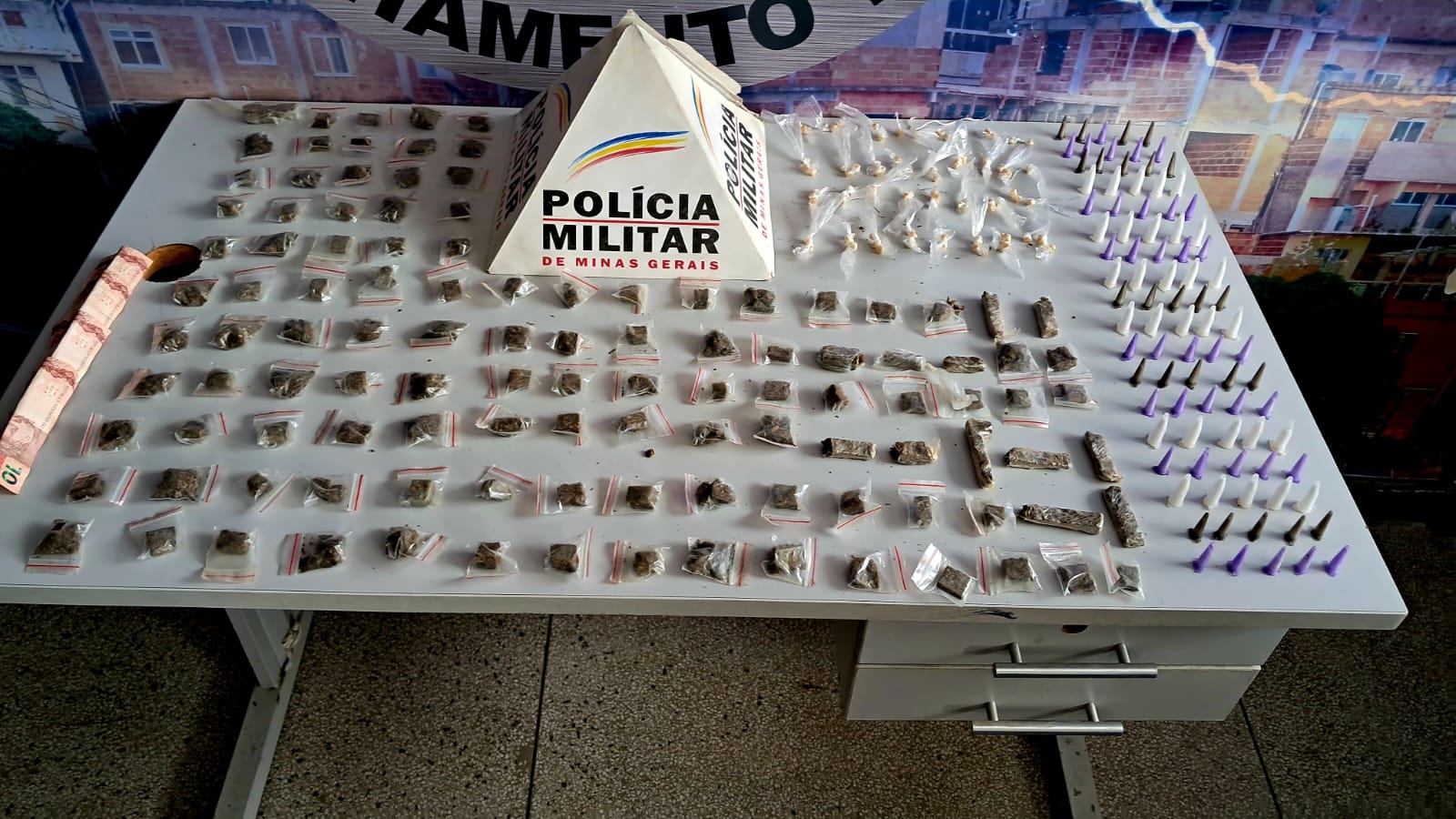 Material apreendido foi encaminhado para Delegacia de Plantão de Betim