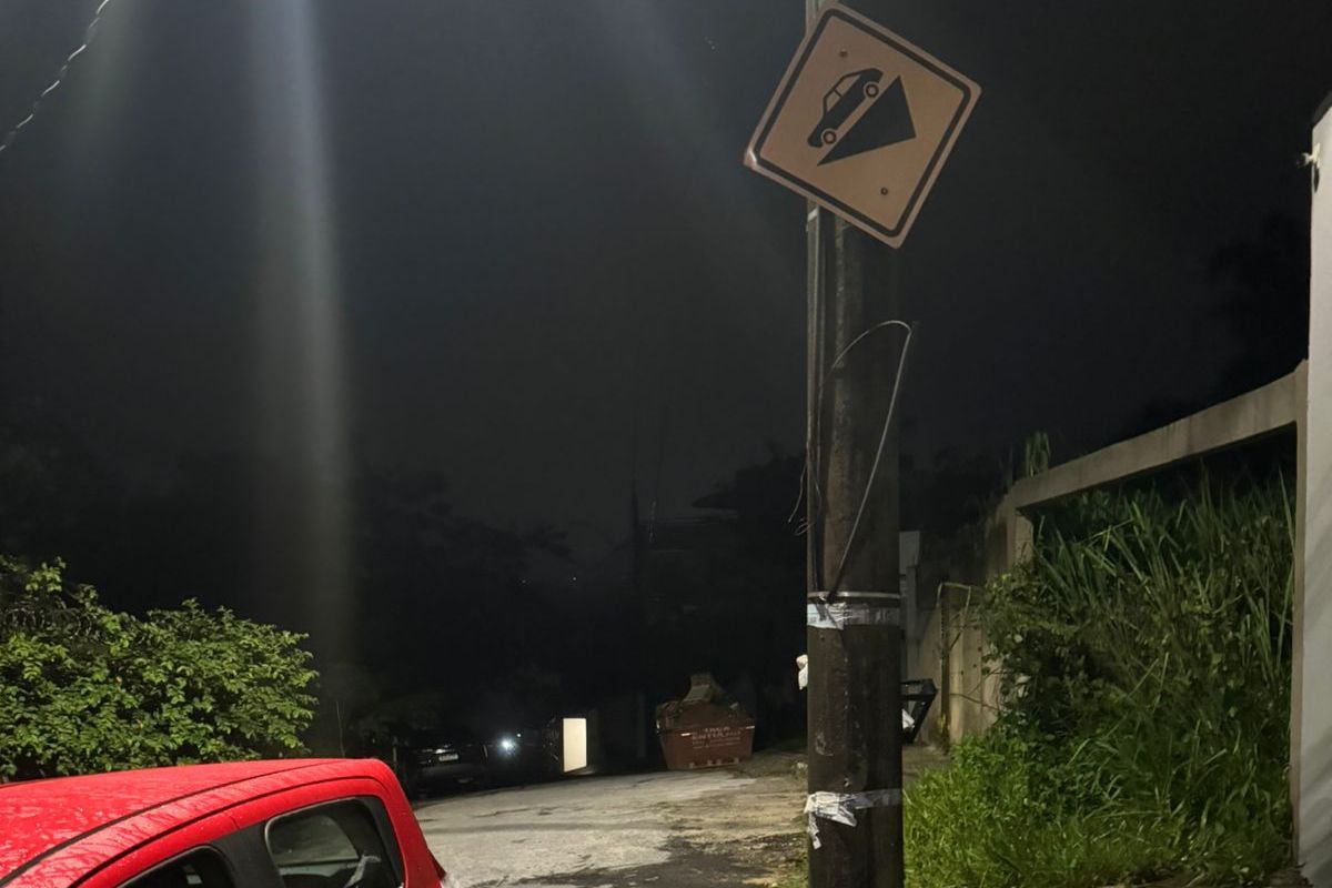 falta de iluminação pública na rua Karen Lessa Rodrigues tem causado preocupação entre os moradores