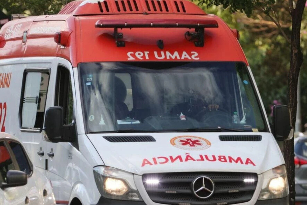 Ambulância do Serviço de Atendimento Móvel de Urgência (Samu)