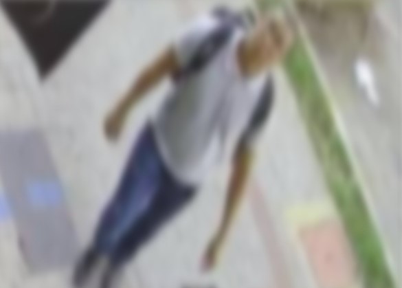 Homem foi flagrado pelas câmeras de segurança do estabelecimento