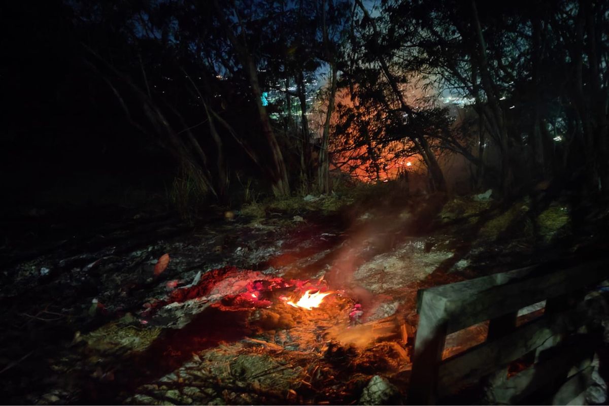 Foram gastos cerca de 2.000 litros de água no combate ao fogo