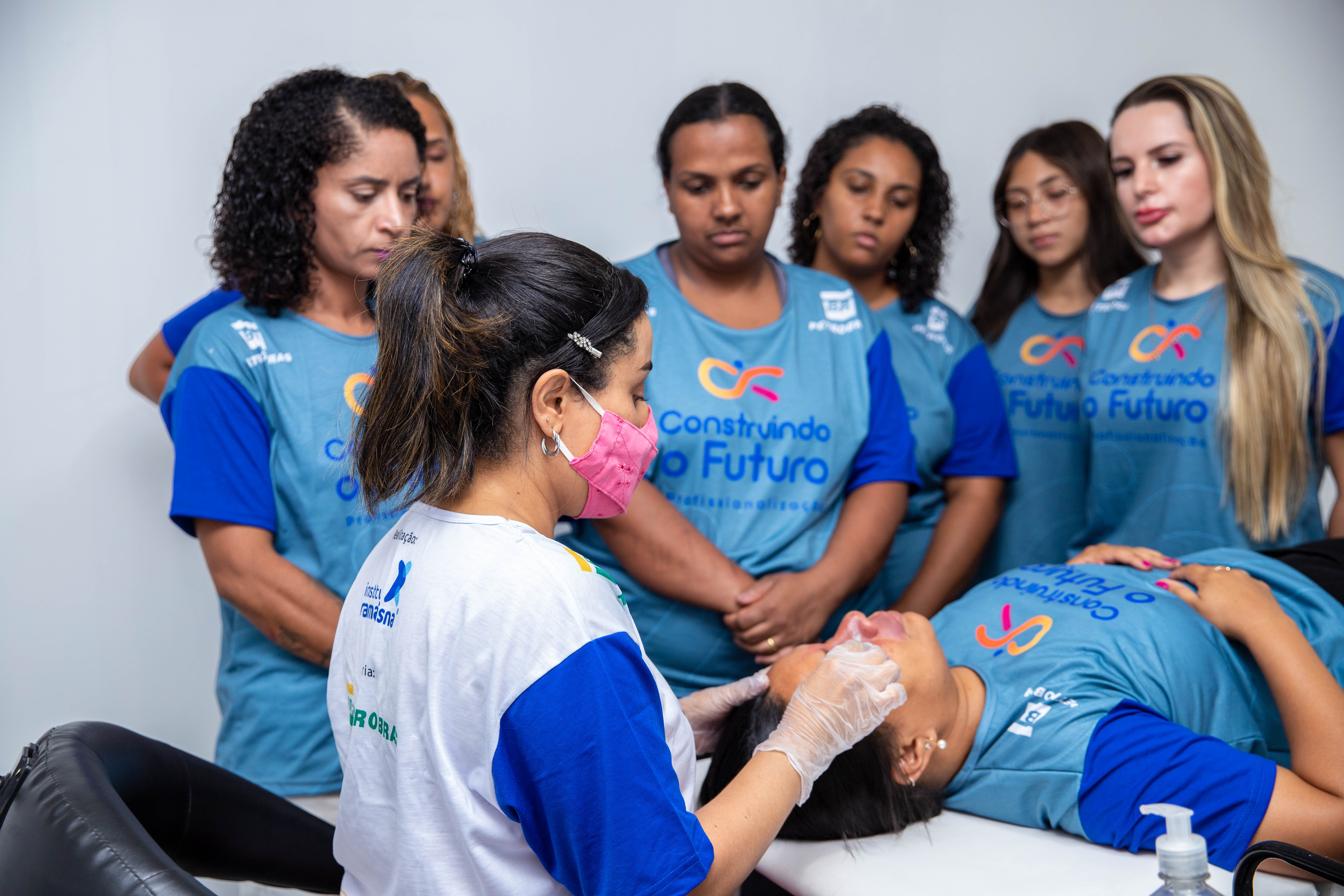 Design de Sobrancelhas é um dos cursos ofertados