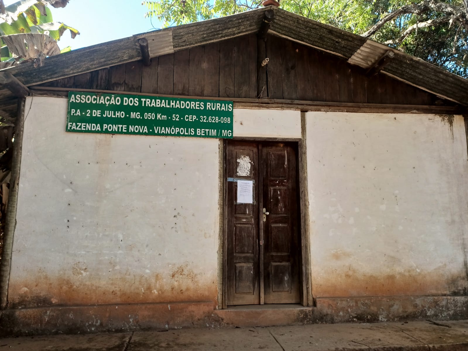 A Associação dos Trabalhadores Rurais P.A. Dois de Julho fica na antiga Fazenda Ponte (KM 52 da MG 050), em Vianópolis