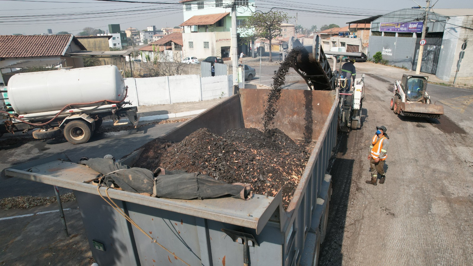 Um das ruas contempladas com as melhorias é a Artur Trindade, no bairro Santa Fé, em Betim 