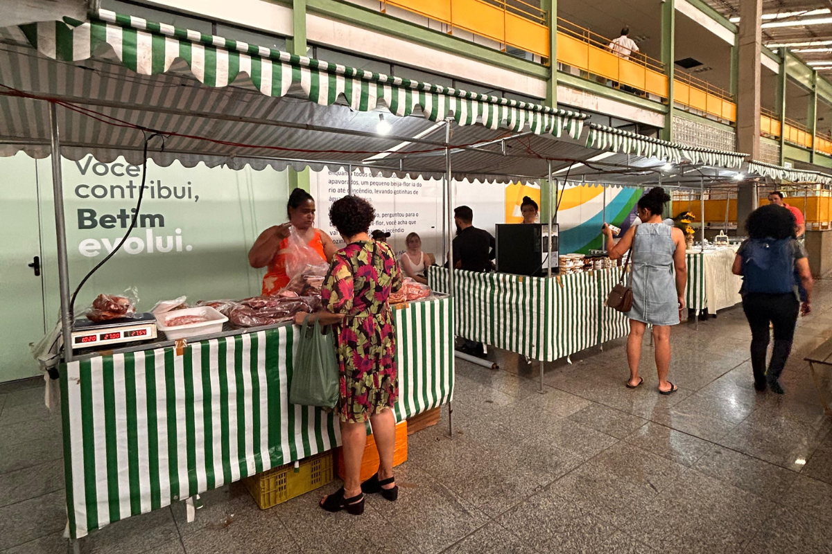 Feira acontece no hall do Centro Administrativo