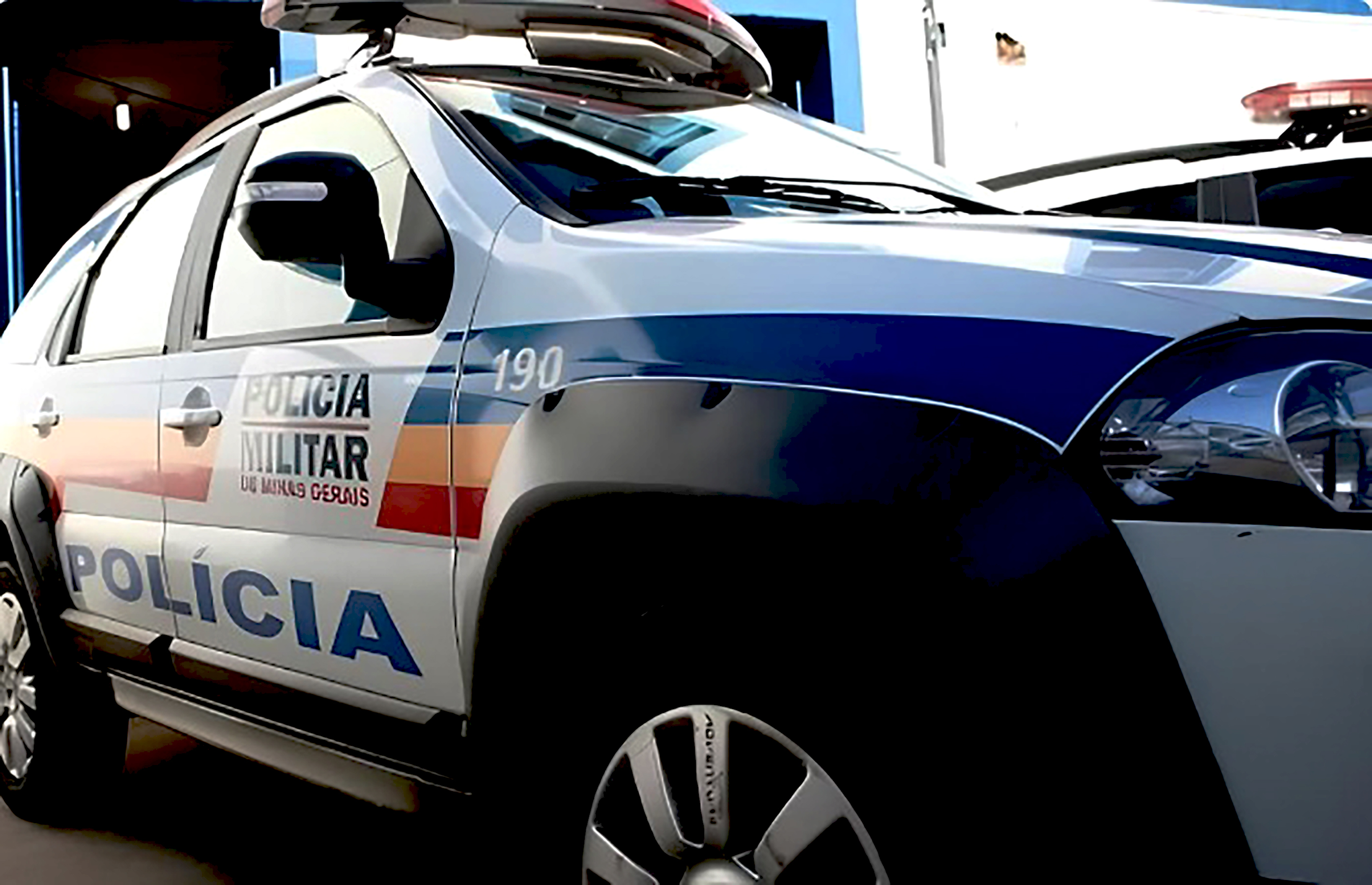 De acordo com o boletim de ocorrências, a localidade é conhecida pela polícia pelo movimentação do tráfico de drogas
