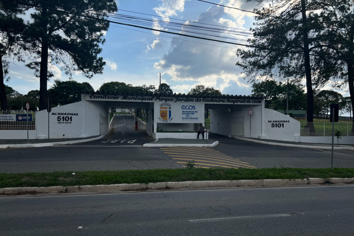 No Cemitério Municipal Parque Jardim da Cachoeira, na região central, as missas ocorrerão às 10h e às 14h