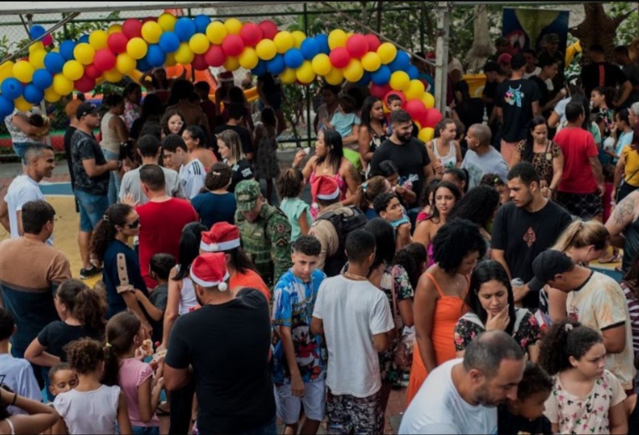A programação inclui atividades de lazer e ações comunitárias voltadas ao público infantil e às famílias do bairro