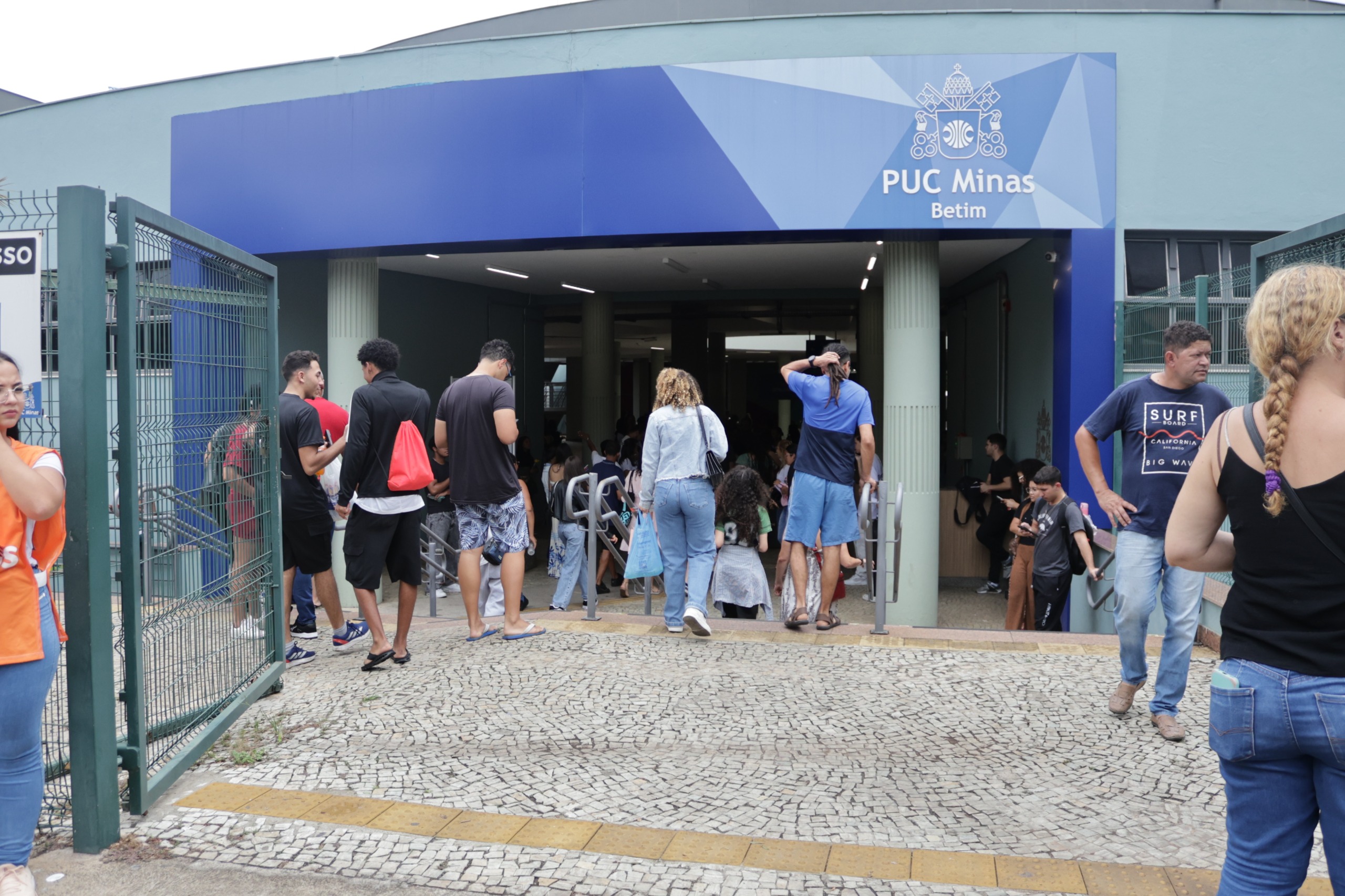 Campus da PUC Betim foi um dos locais de aplicação do Enem no município