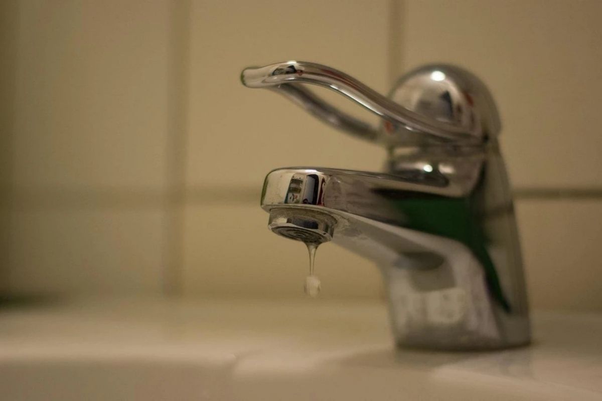 Pressão baixa da água é mencionada por moradores de bairros diferentes de Betim 