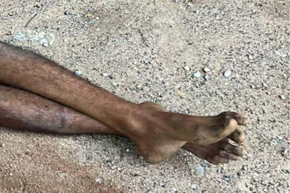 Corpo da vítima foi encontrado com diversas perfurações provocadas por disparos de arma de fogo na face, no tórax, no pescoço e nos braços