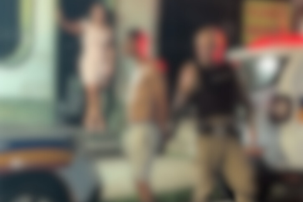 Segundo a Polícia Militar, ele já possui passagens por tráfico de drogas e porte ilegal de arma de fogo