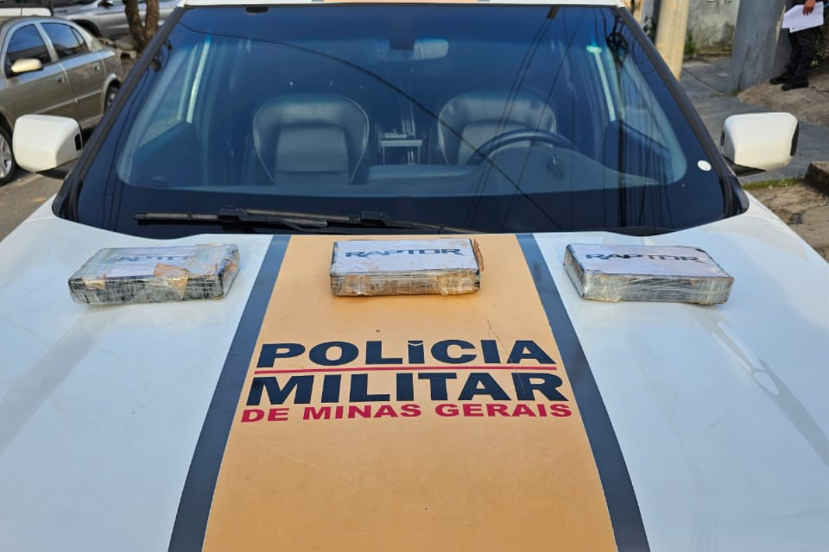 Mulher foi detida e a droga apreendida