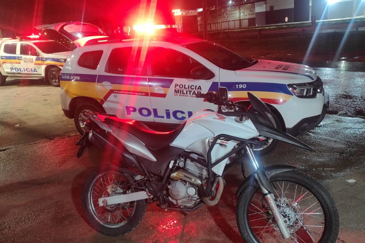 Homem assumiu ser proprietário da motocicleta com queixa de furto