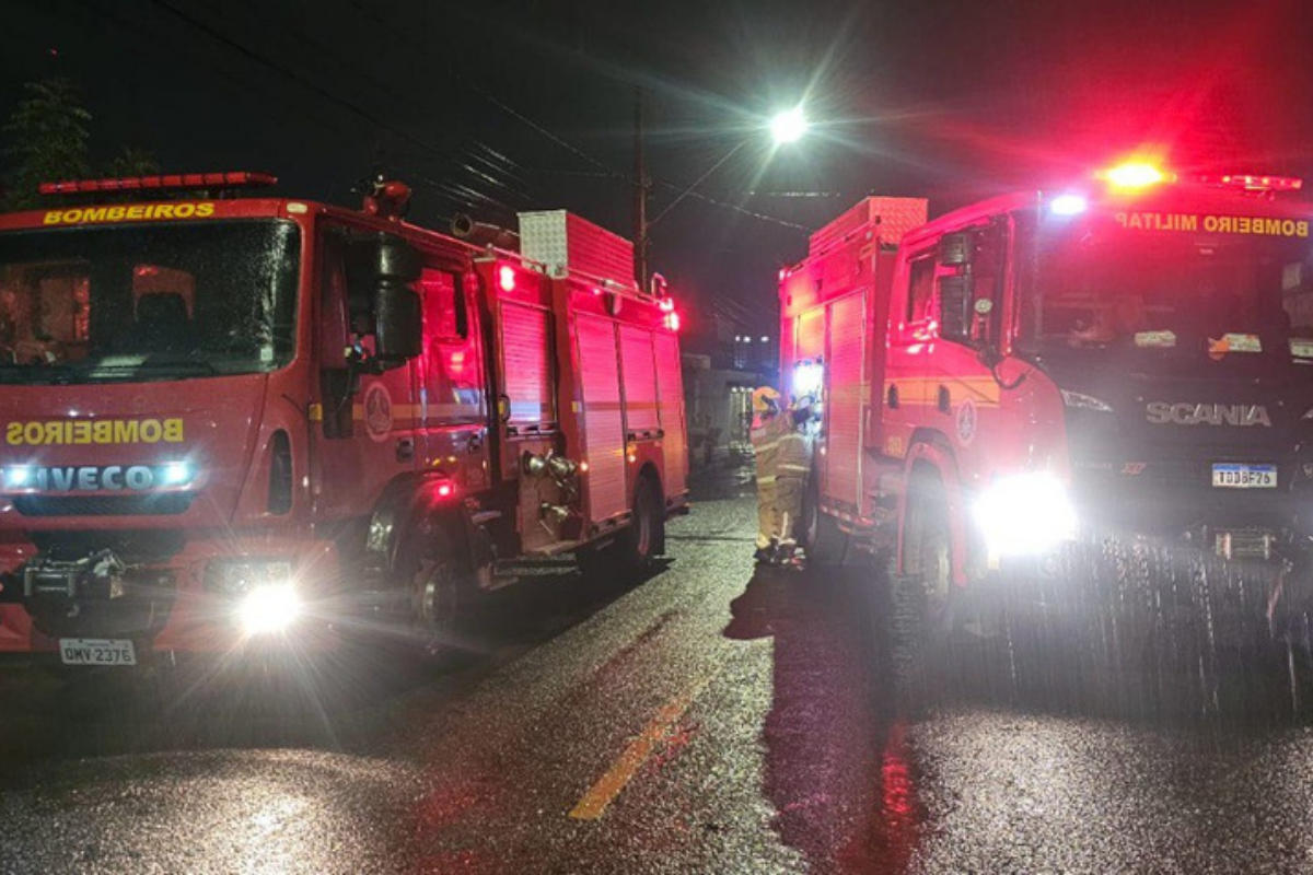 Equipes do Corpo de Bombeiros atendem ocorrência no Chácara na noite desta terça-feira (2/12)