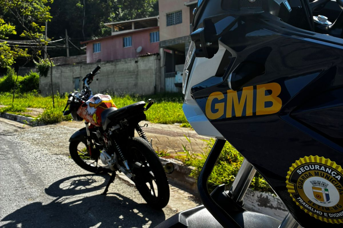 Veículo estava sem placa e sem retrovisores