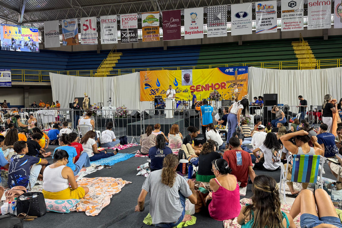 Promovido pela Renovação Carismática Católica,  evento, que ocorre até esta terça-feira (4), segue atraindo peregrinos