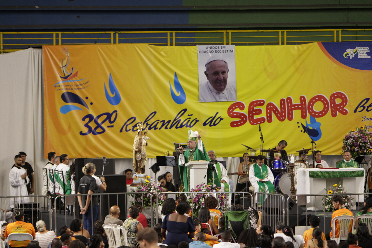 Missa presidida por dom Nivaldo dos Santos encerrou os cinco dias de programação 
