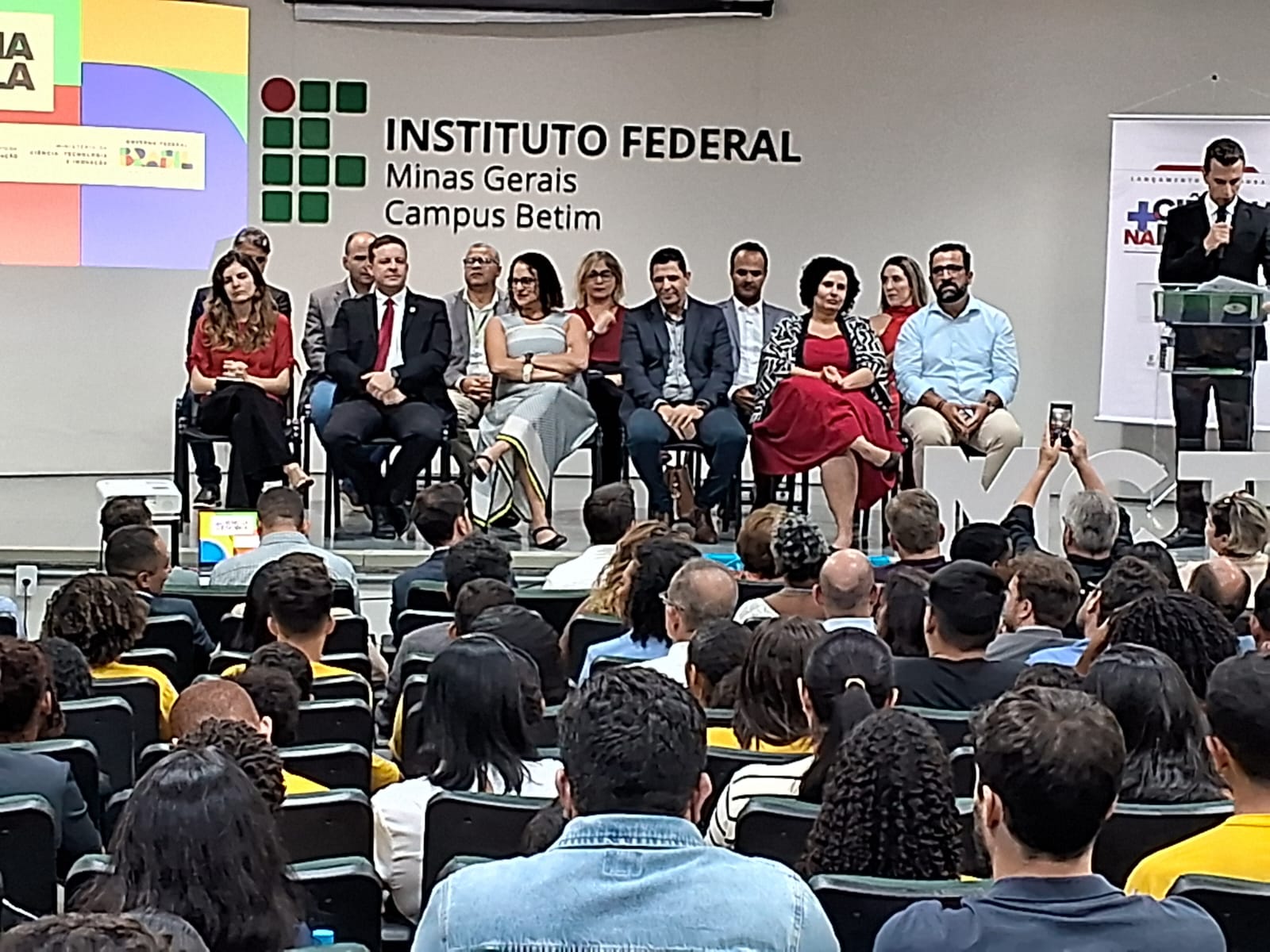 Solenidade foi realizada na tarde desta segunda-feira (14 de abril)