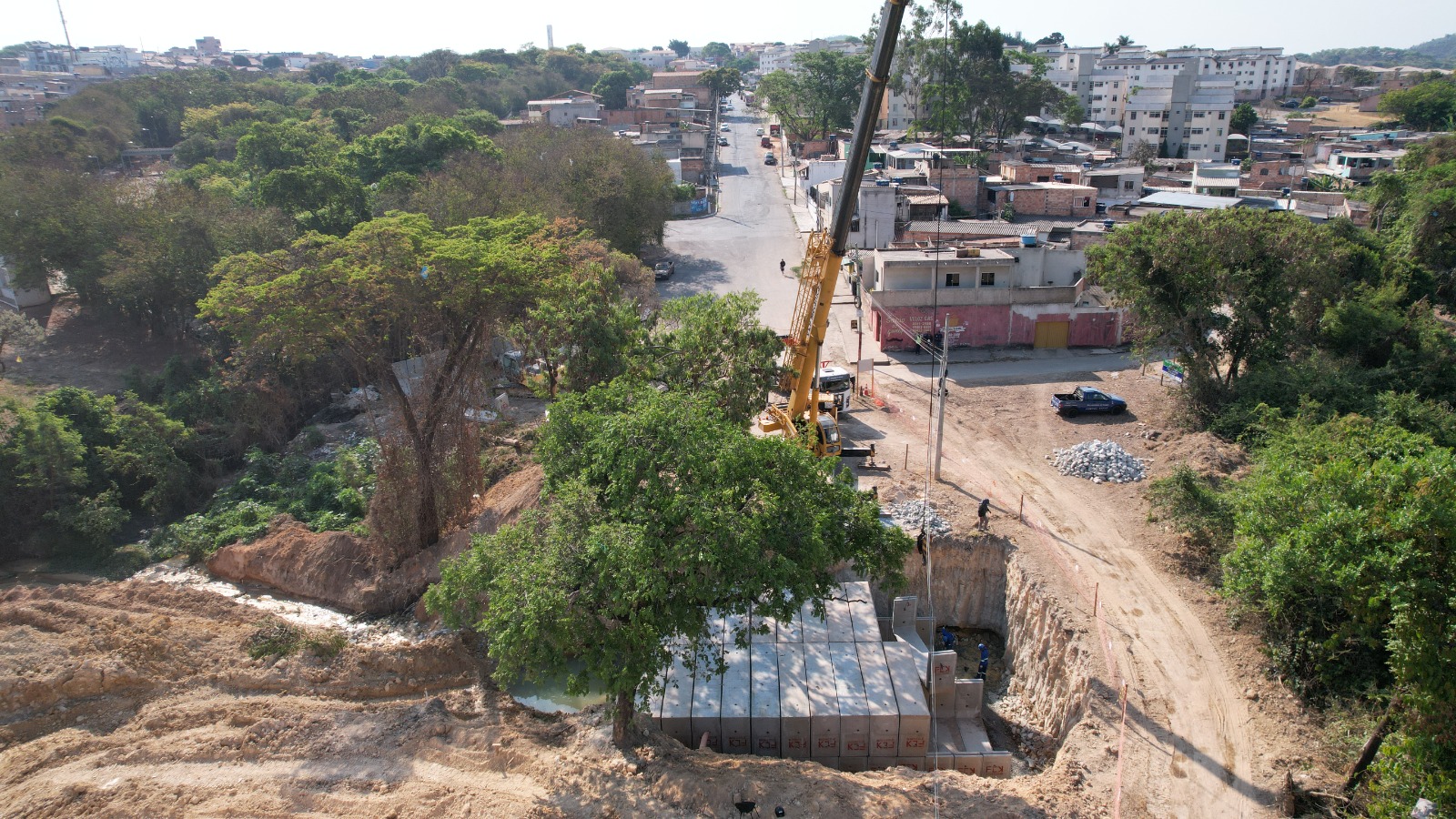 Túneis estão sendo construídos sob a avenida Edmeia Mattos Lazzarotti