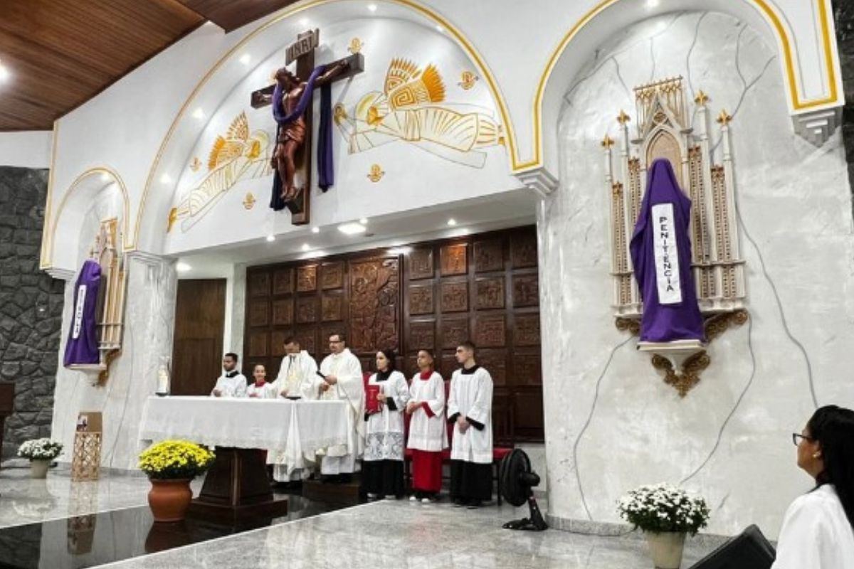 Tríduo Pascal é um período na fé católica que relembra a paixão, a morte e a ressurreição de Jesus Cristo