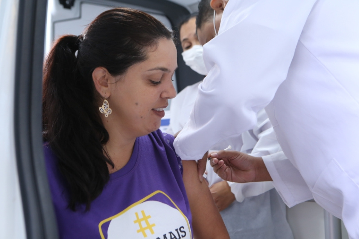 SUS oferta imunizante do tipo trivalente, que protege contra três cepas do vírus influenza