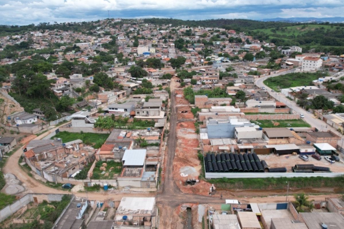 Segundo a prefeitura, 40% da execução da avenida já foi realizada