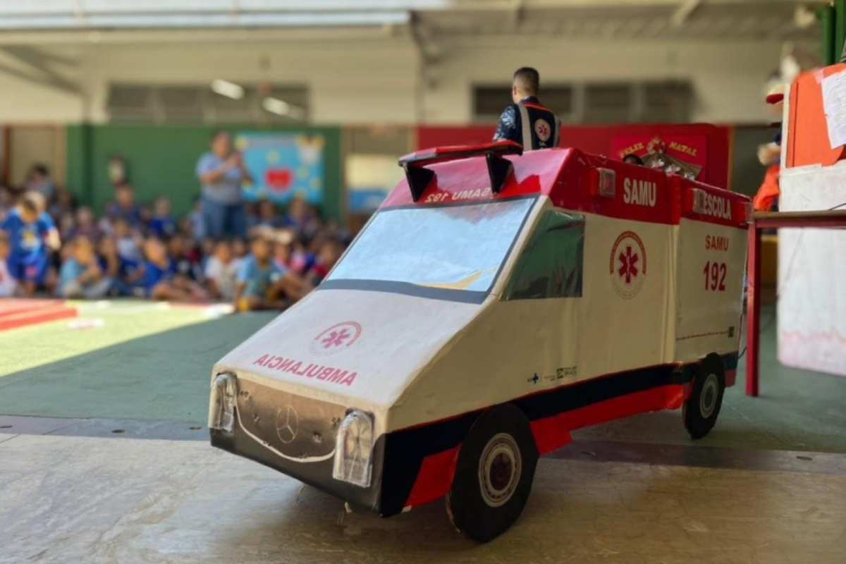 Criado em 2022, o projeto “Samu na Escola” já passou por 22 instituições, alcançando mais de 5 mil alunos em Betim. 