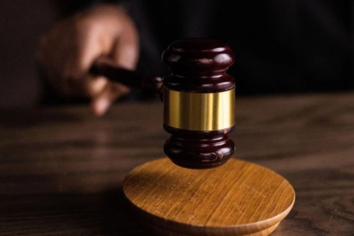 Rapaz foi acusado pelo órgão de homicídio qualificado por motivo fútil, meio cruel, emprego de recurso que dificultou a defesa da vítima, violência doméstica e ocultação de cadáver