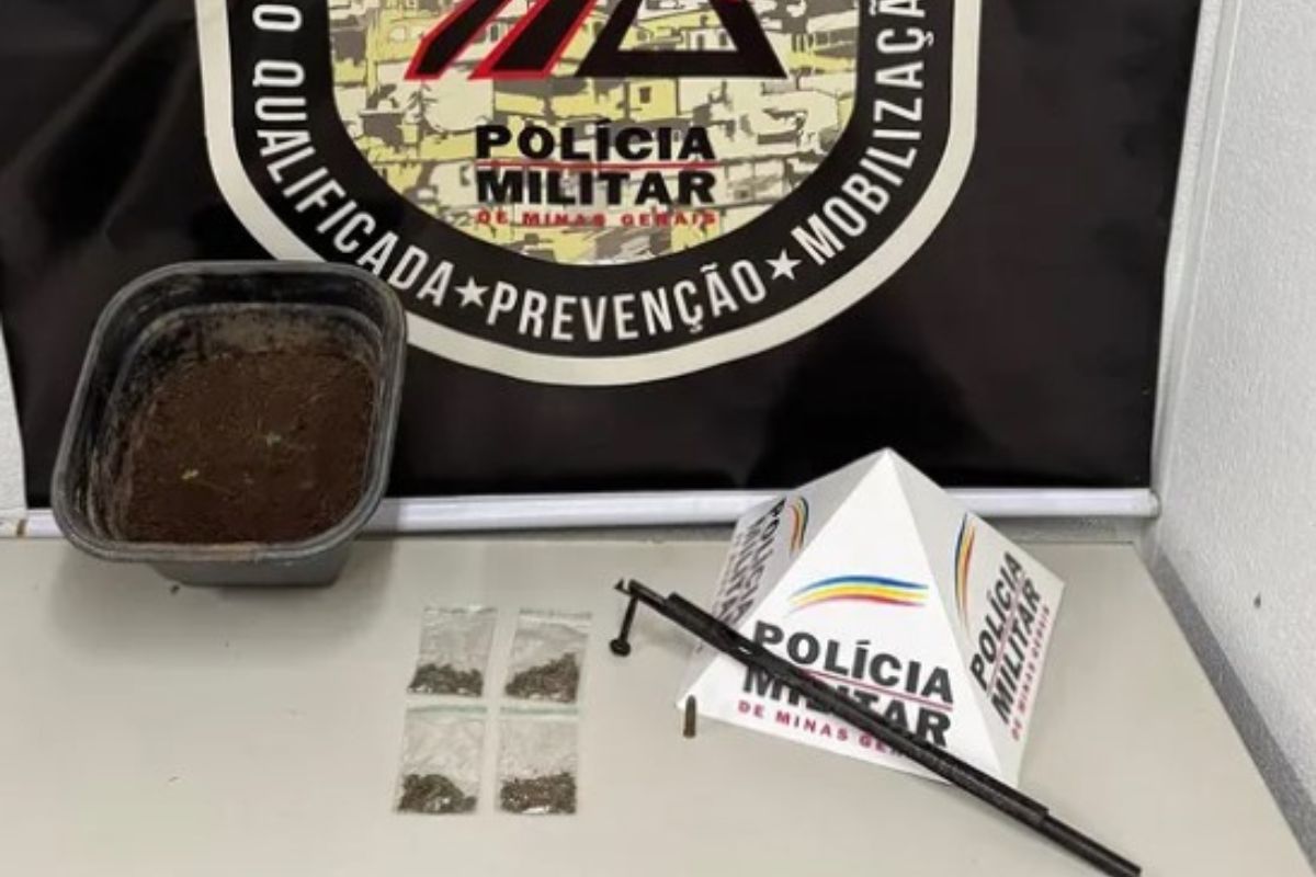 Material apreendido e suspeito foram levados para a Delegacia Regional de Betim