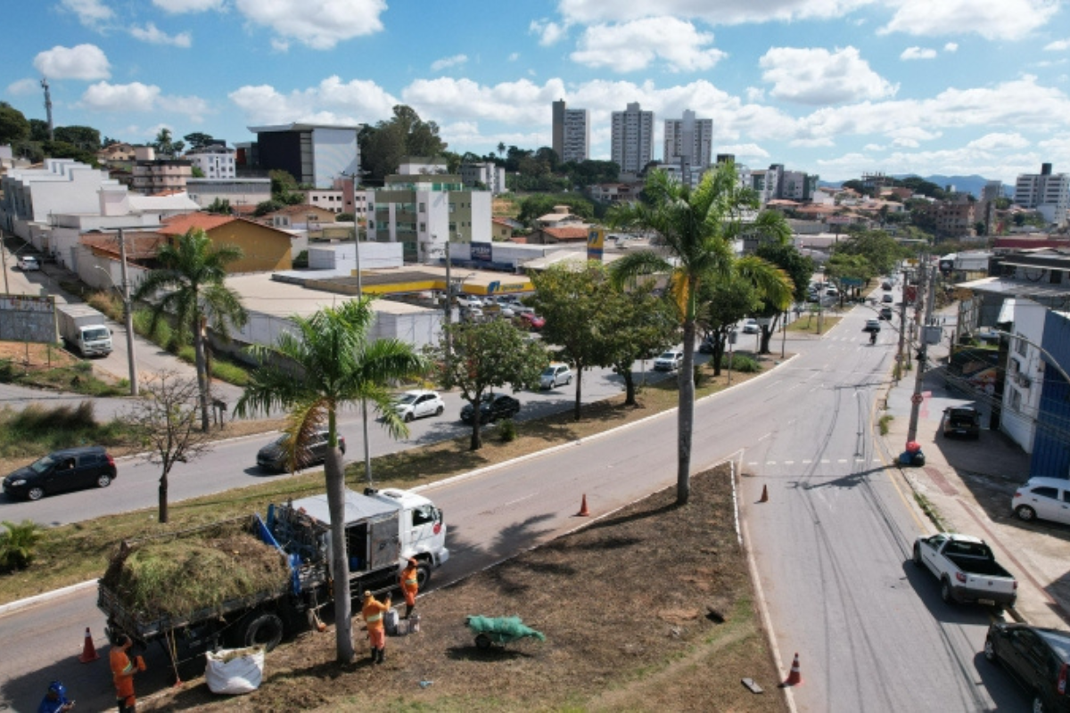 Todo o trabalho é coordenando pela Ecos (Empresa de Construções, Obras, Serviços, Projetos, Transportes e Trânsito)
