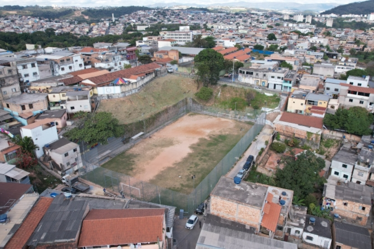 Campo recebeu reformas nos alambrados, limpeza geral, recuperação do sistema pluvial, patrolamento, instalação de bancos de suplentes e pintura