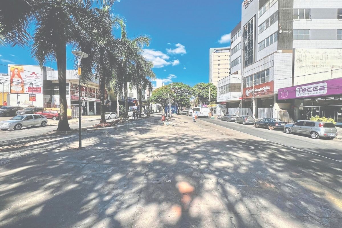 Serão abertas 23 vagas de estacionamento de 45° na JK
