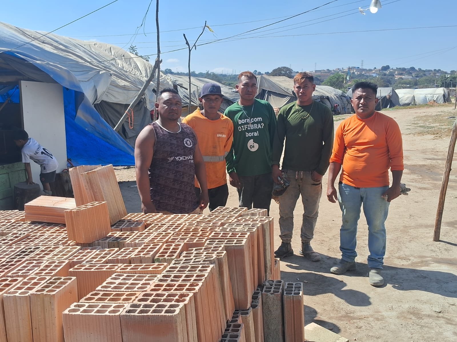Venezuelanos da etnia Warao se instalaram em uma área particular e desocupada na região do PTB em setembro de 2023