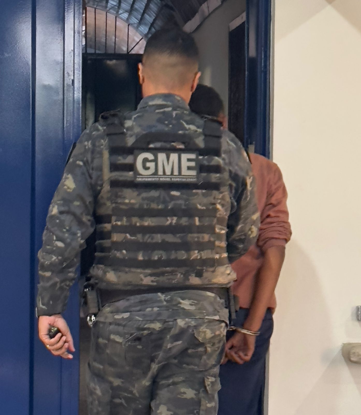 O adolescente foi conduzido ao Cisp 7, para registro do boletim de ocorrência, e em seguida encaminhado para a 8ª Delegacia de Plantão