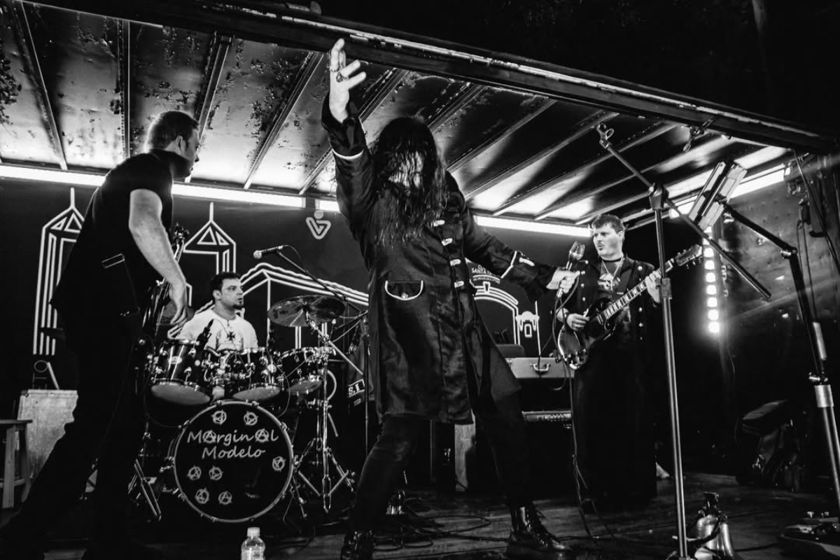 Banda Alma Negra, conhecida por fazer tributos à banda Black Sabbath