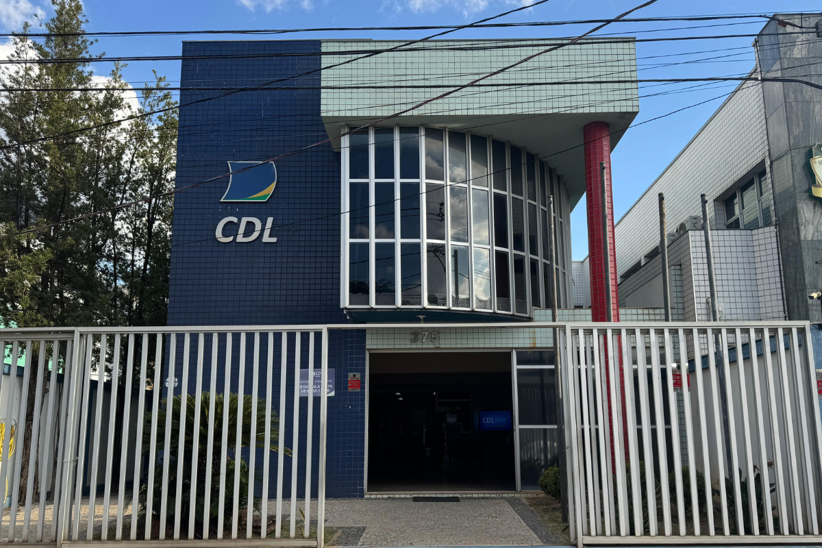 A CDL Betim fica situada na rua Vicência Maria de Jesus, 375, no bairro Jardim da Cidade, em Betim