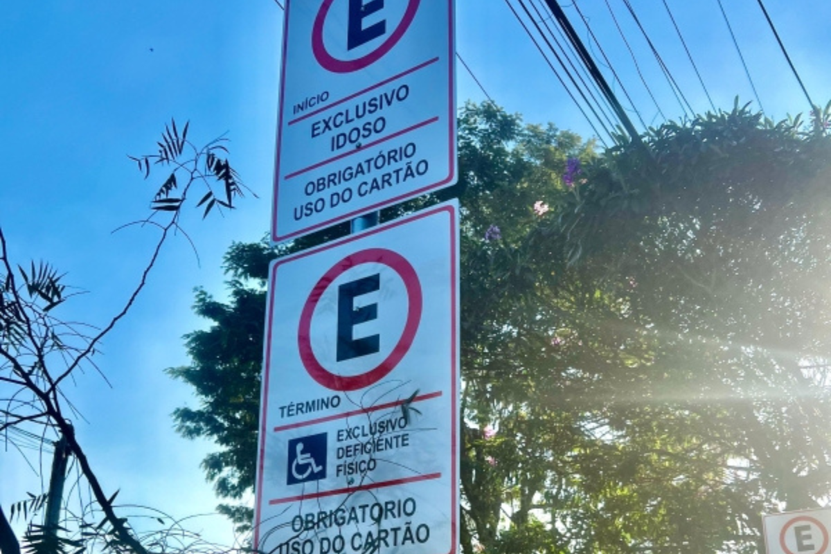 A credencial pode ser solicitada gratuitamente no setor de credenciais da Diretoria de Transportes e Trânsito da Ecos, no Centro Administrativo