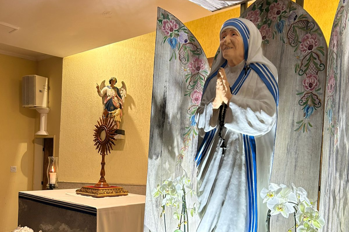 Santa Teresa de Calcutá dedicou sua vida à caridade e aos mais pobres