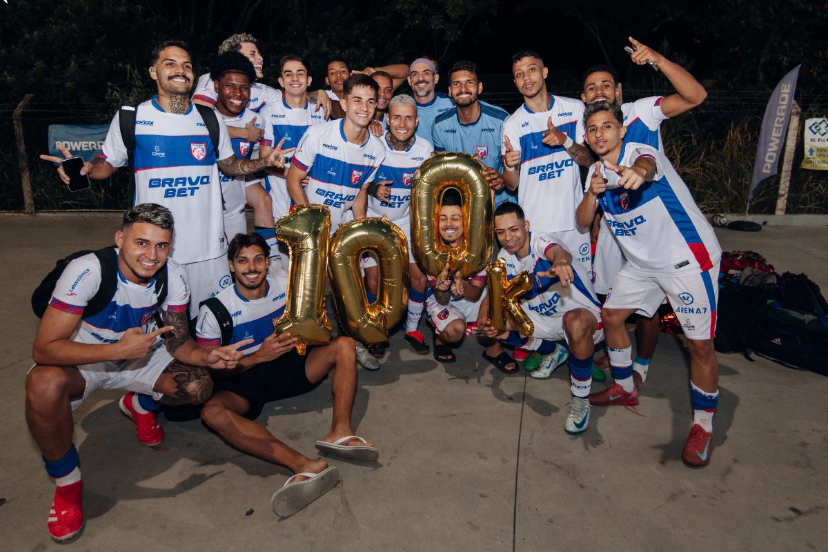 Programação inclui café da manhã com os atletas, visitas às salas de aula, apresentação do time e uma partida entre o Betim Fut7 e os melhores jogadores da instituição de ensino