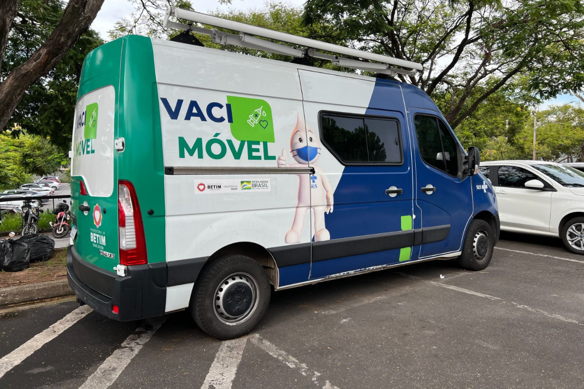 A programação semanal define os locais e horários de atendimento, permitindo que moradores de várias regiões da cidade tenham acesso às vacinas