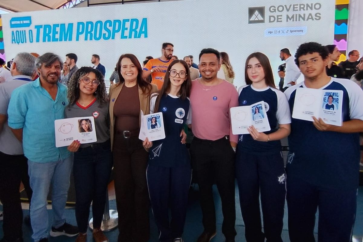 Nicoly Emanuelle da Silva, da Escola Estadual Vinícius de Moraes, e Maria Eduarda de Melo, Kayky Jeferson de Oliveira e Maria Júlia Fernandes Parreiras da Escola Estadual João Paulo I foram os alunos selecionados 