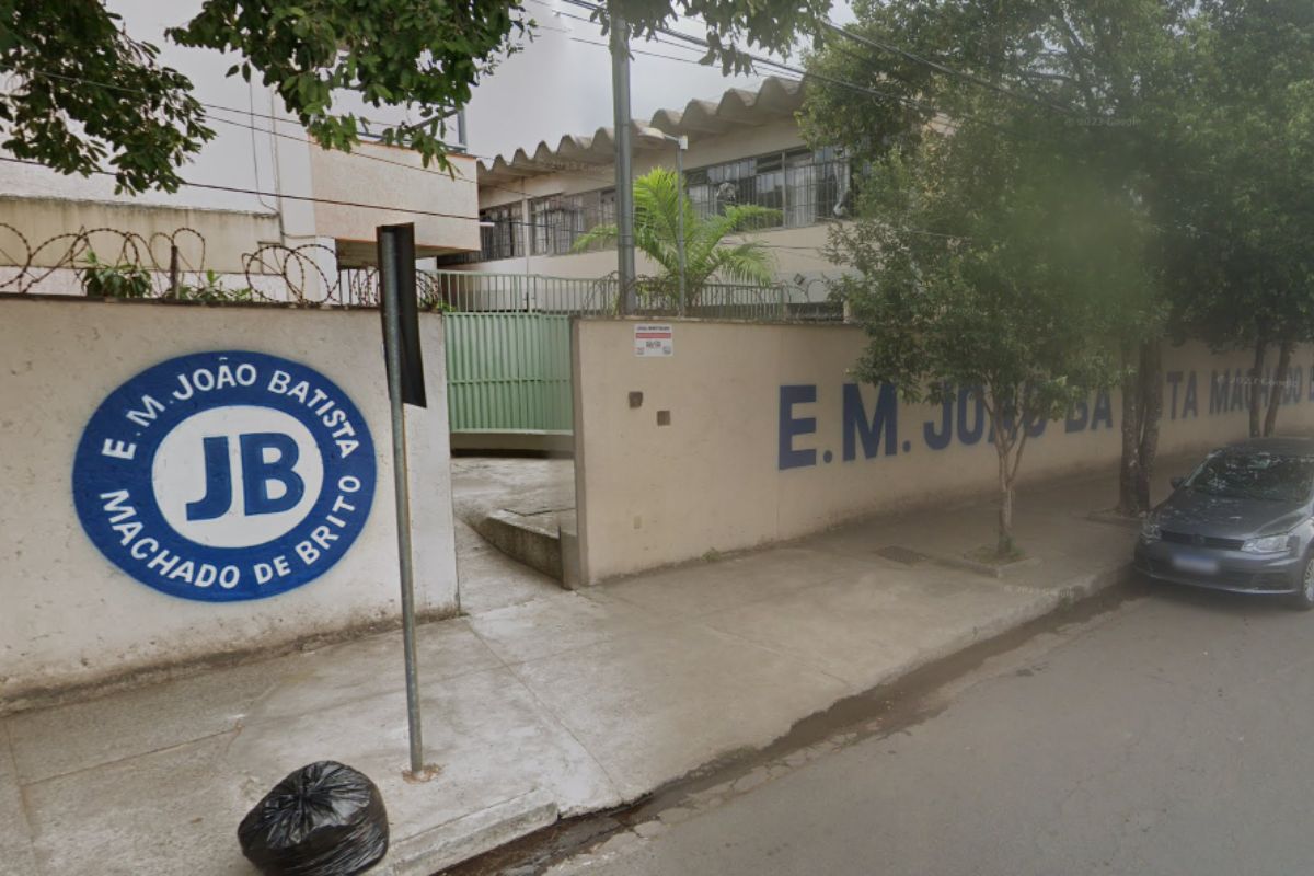Estudante de 15 anos aluno afirmou à polícia que portava a faca para se proteger das ameçadas dos outros colegas