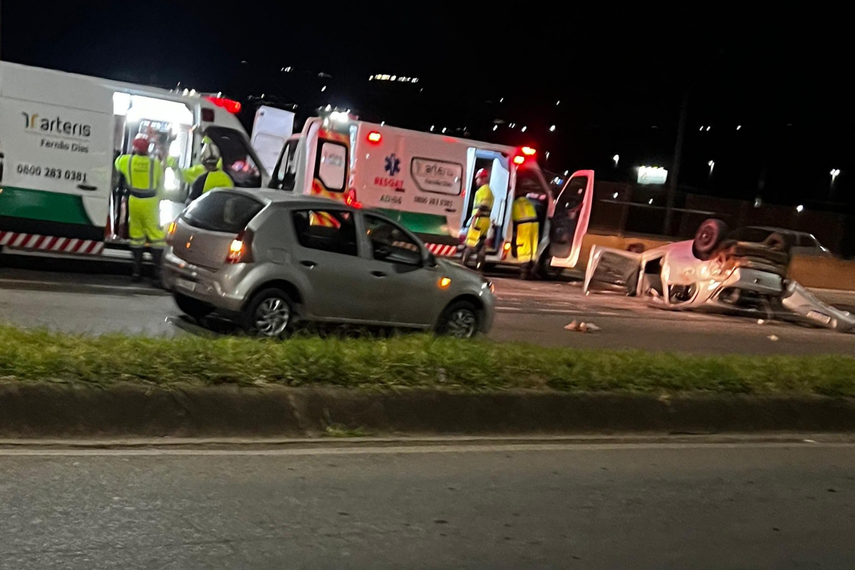 Pista no sentido São Paulo ficou interditada por mais de duas horas