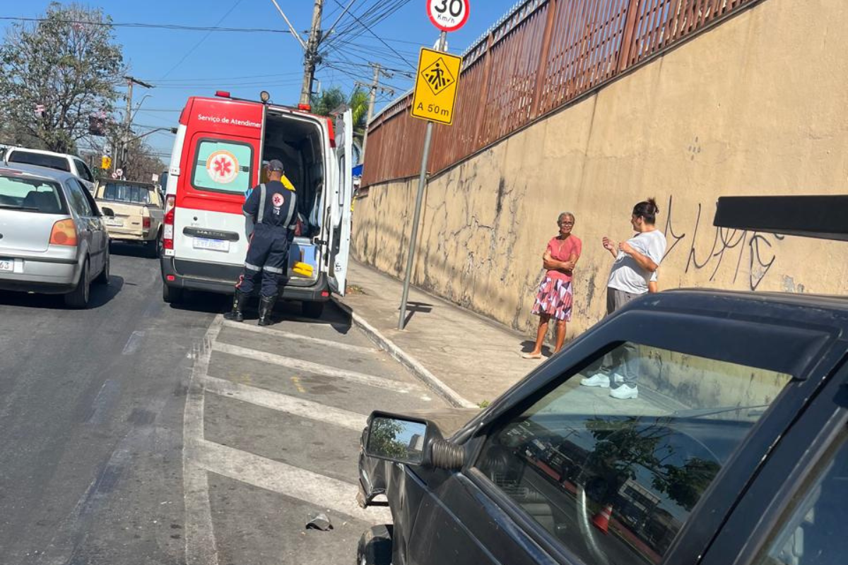  A vítima atravessava a via na altura do número 907 quando foi atingida pela motocicleta, conduzida por um homem de 35 anos